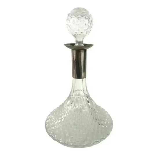 VTG Diamond Cut Glass Whiskey Decanter Silver Plate Collar & Stopper Barware - Picture 1 of 16